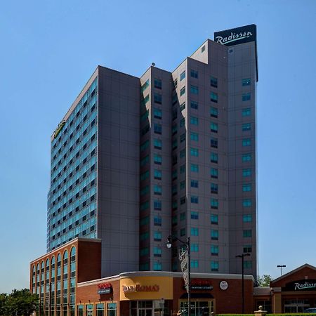 Radisson Hotel&Suites Fallsview Niagara-Fälle Exterior foto